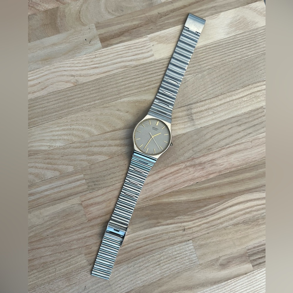 Seiko Men’s Watch Vintage Stainless Adjustable Bracelet Gray and Gold Tone Dial - Picture 7 of 14